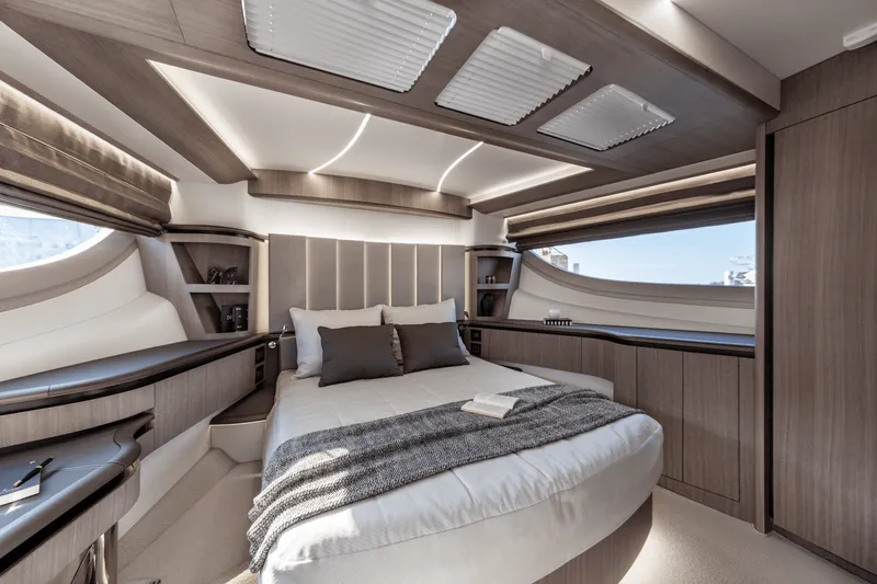 Slide: The Image of Galeon 560 FLY 2024 - 23