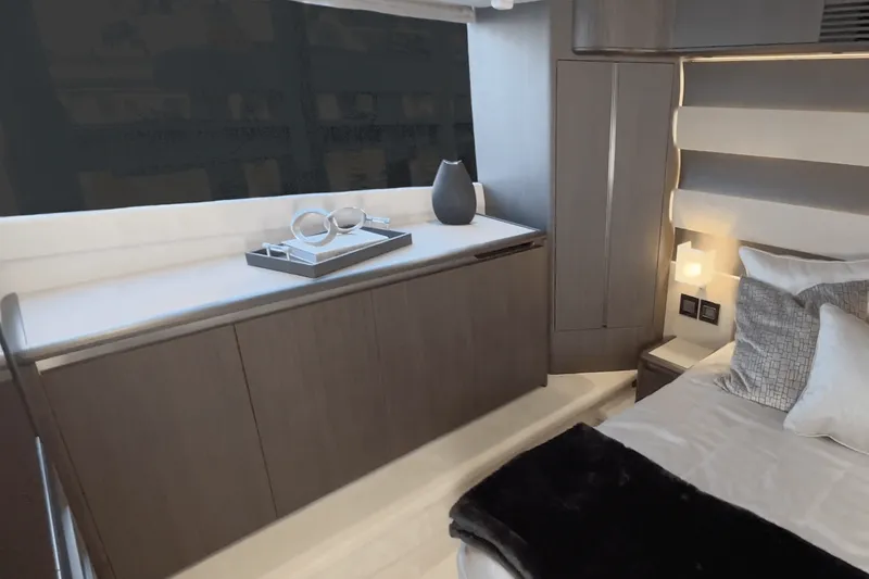 Slide: The Image of Galeon 560 FLY 2024 - 46