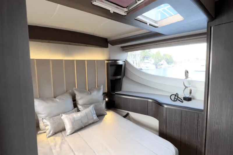 Slide: The Image of Galeon 560 FLY 2024 - 51