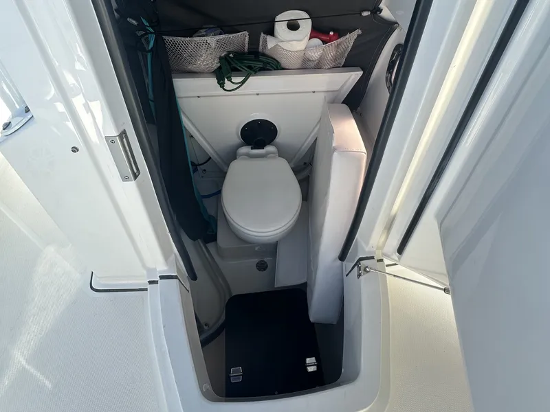 Slide: The Image of Blackfin 252 CC 2021 - 23