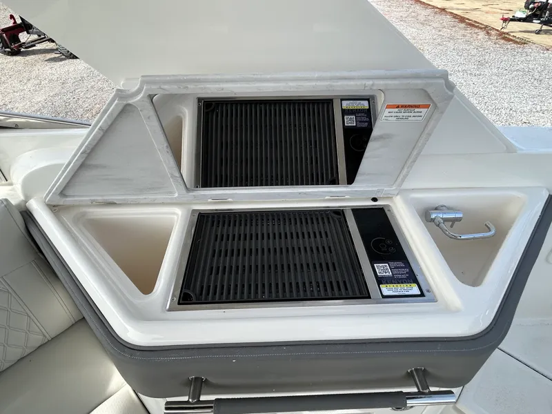 Slide: The Image of Sea Ray SLX 310 Outboard 2026 - 11