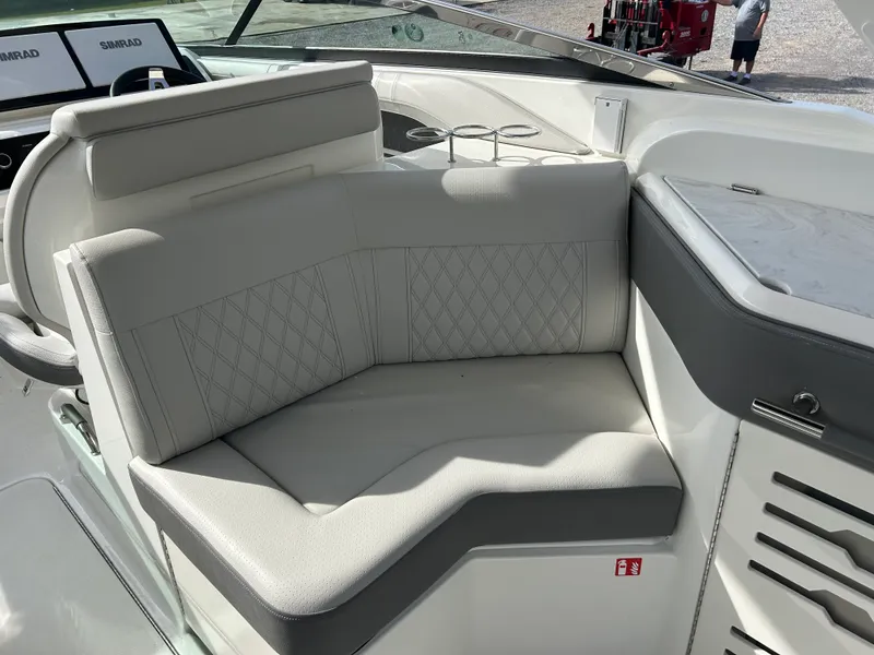 Slide: The Image of Sea Ray SLX 310 Outboard 2026 - 12