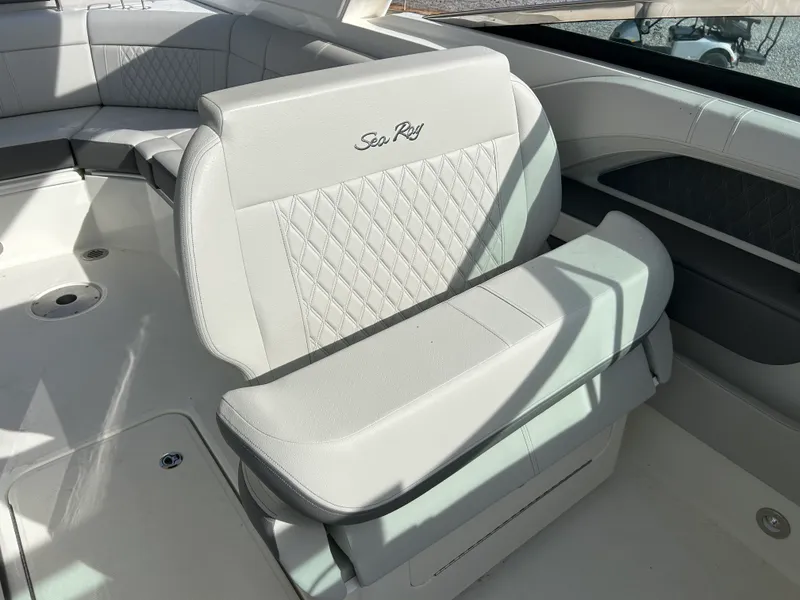 Slide: The Image of Sea Ray SLX 310 Outboard 2026 - 13