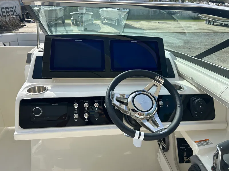 Slide: The Image of Sea Ray SLX 310 Outboard 2026 - 15