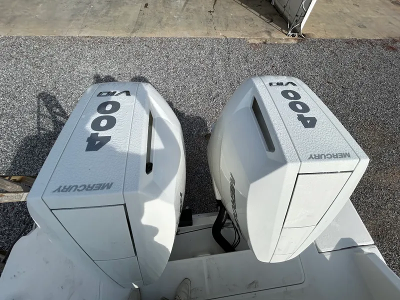 Slide: The Image of Sea Ray SLX 310 Outboard 2026 - 6