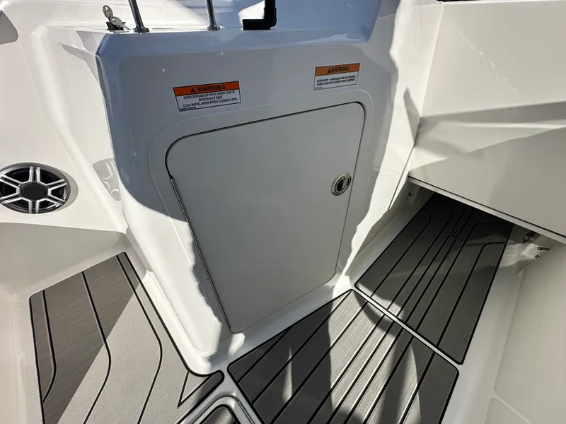 Slide: The Image of Sea Ray SPX 210 Outboard 2026 - 11