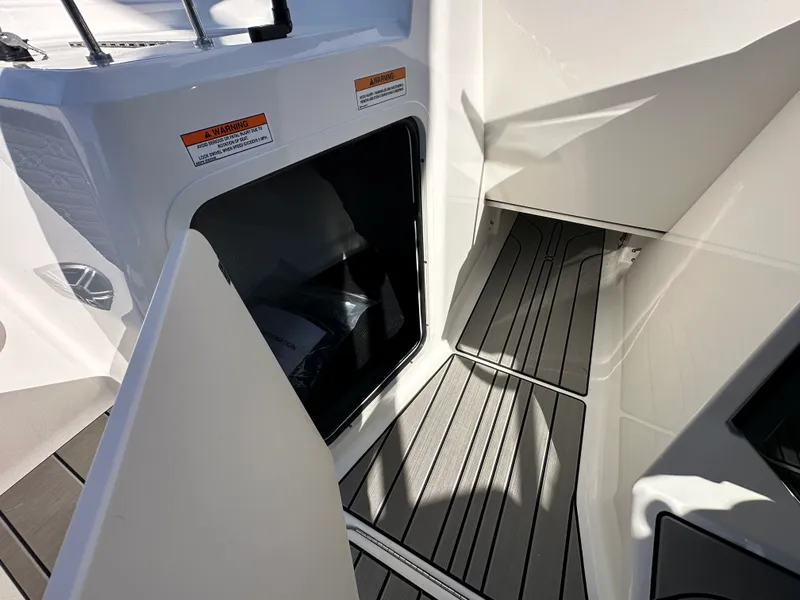 Slide: The Image of Sea Ray SPX 210 Outboard 2026 - 12