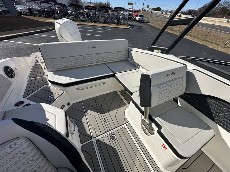 Slide: The Image of Sea Ray SPX 210 Outboard 2026 - 16