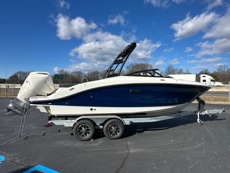 Slide: The Image of Sea Ray SPX 210 Outboard 2026 - 2