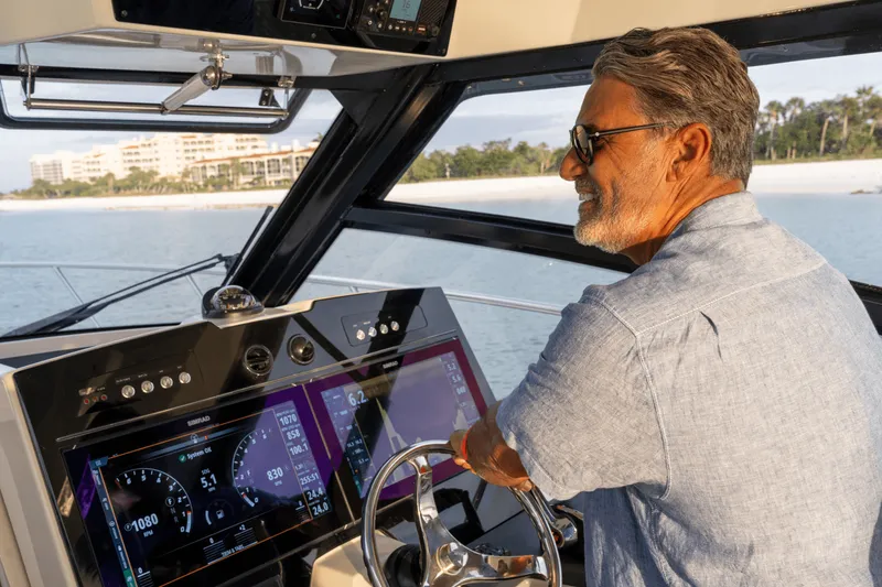 Slide: The Image of Boston Whaler 365 Conquest 2026 - 47