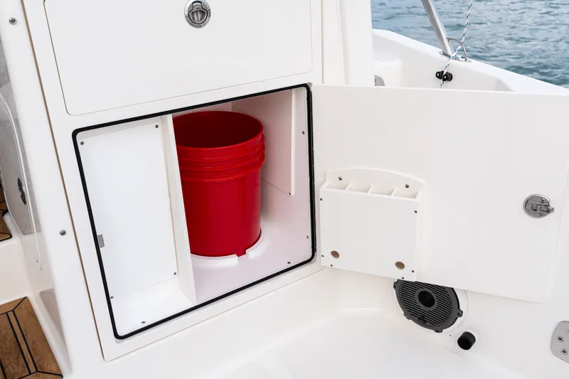 Slide: The Image of Boston Whaler 365 Conquest 2026 - 59