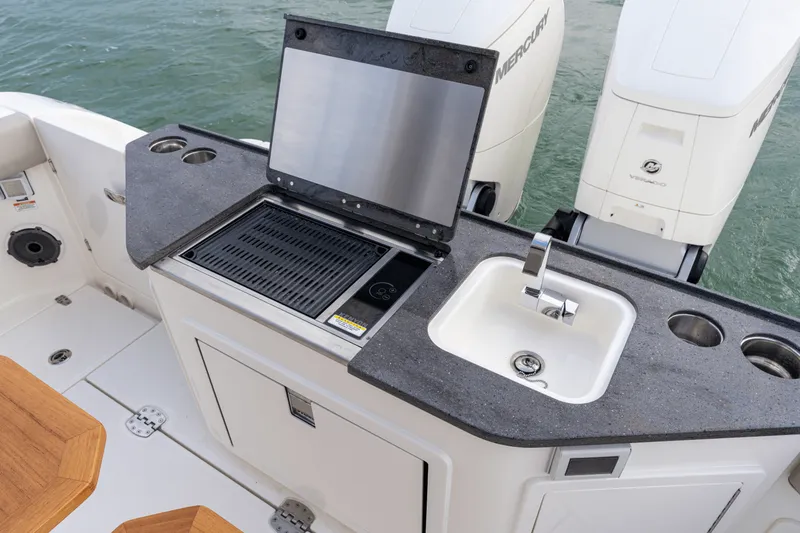 Slide: The Image of Boston Whaler 365 Conquest 2026 - 63