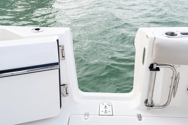 Slide: The Image of Boston Whaler 365 Conquest 2026 - 70