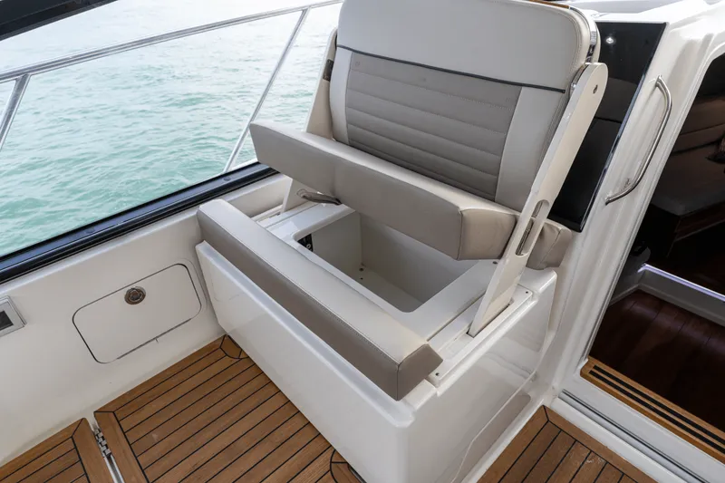 Slide: The Image of Boston Whaler 365 Conquest 2026 - 78