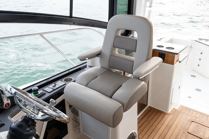 Slide: The Image of Boston Whaler 365 Conquest 2026 - 82