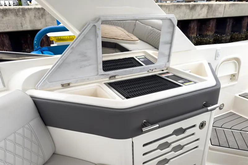 Slide: The Image of Sea Ray SLX 310 Outboard 2026 - 11