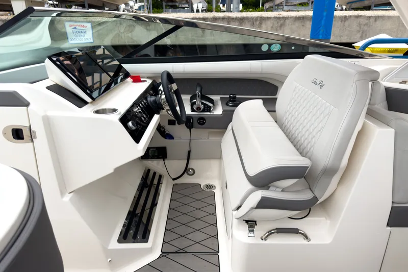 Slide: The Image of Sea Ray SLX 310 Outboard 2026 - 12