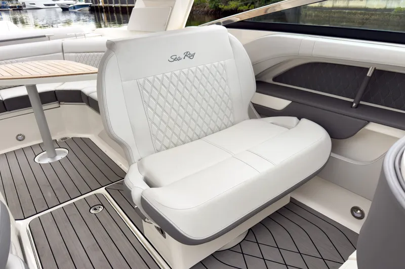 Slide: The Image of Sea Ray SLX 310 Outboard 2026 - 16