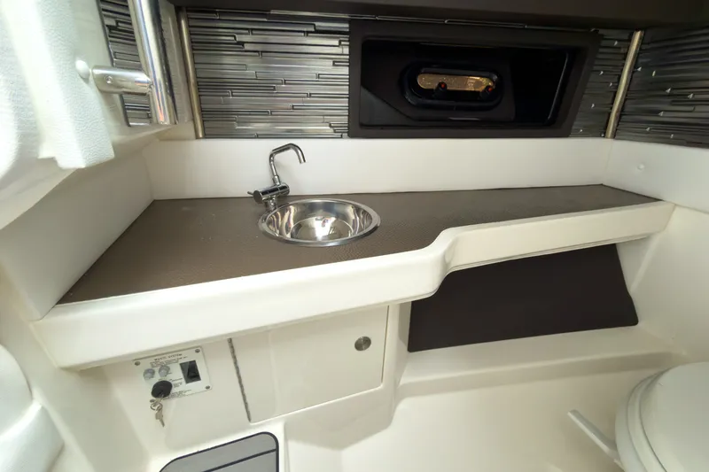 Slide: The Image of Sea Ray SLX 310 Outboard 2026 - 18