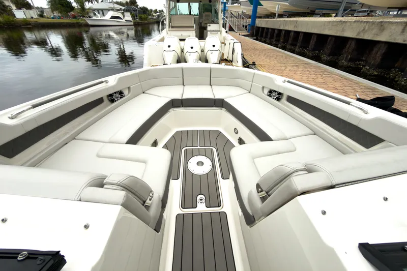 Slide: The Image of Sea Ray SLX 310 Outboard 2026 - 20