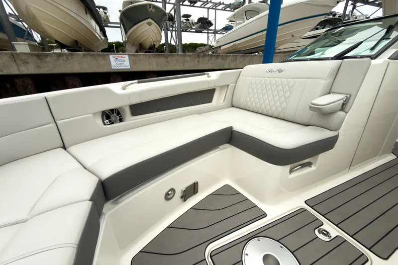 Slide: The Image of Sea Ray SLX 310 Outboard 2026 - 21