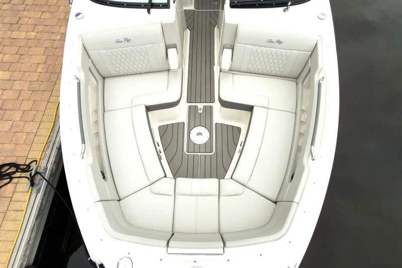 Slide: The Image of Sea Ray SLX 310 Outboard 2026 - 24