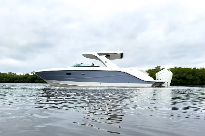 Slide: The Image of Sea Ray SLX 310 Outboard 2026 - 30