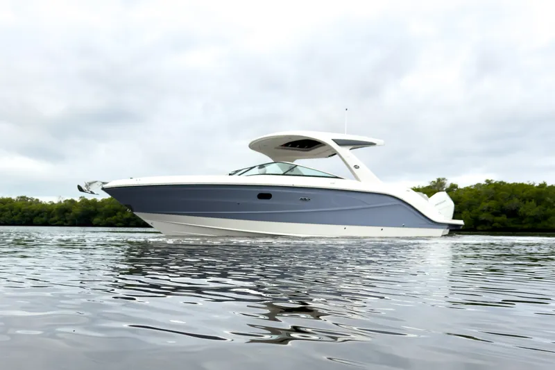 Slide: The Image of Sea Ray SLX 310 Outboard 2026 - 31