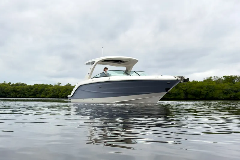 Slide: The Image of Sea Ray SLX 310 Outboard 2026 - 34