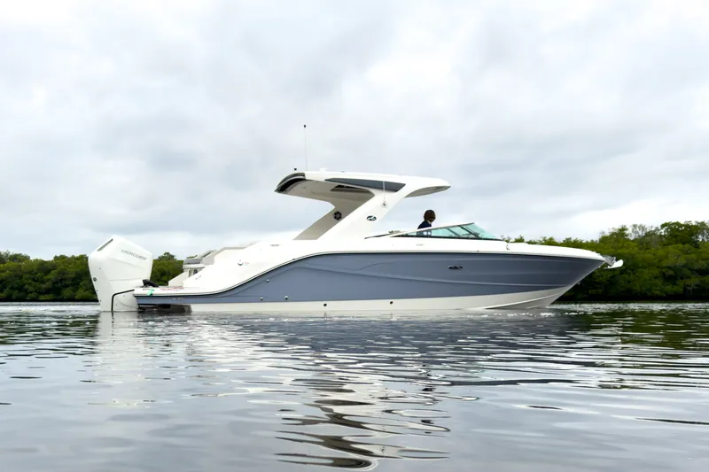 Slide: The Image of Sea Ray SLX 310 Outboard 2026 - 37
