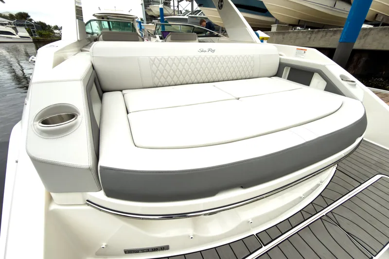 Slide: The Image of Sea Ray SLX 310 Outboard 2026 - 6