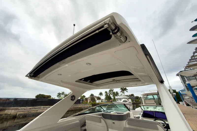 Slide: The Image of Sea Ray SLX 310 Outboard 2026 - 8