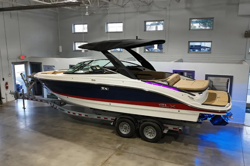Slide: The Image of Sea Ray SLX 280 2026 - 1