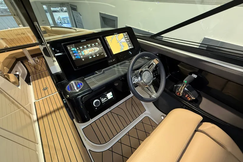 Slide: The Image of Sea Ray SLX 280 2026 - 23