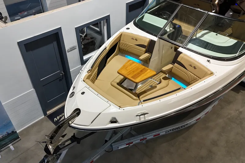 Slide: The Image of Sea Ray SLX 280 2026 - 25