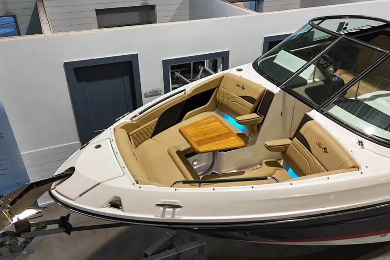 Slide: The Image of Sea Ray SLX 280 2026 - 27