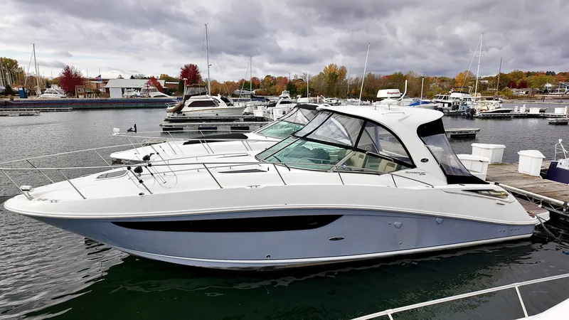 Slide: The Image of Sea Ray 370 SUNDANCER 2016 - 2