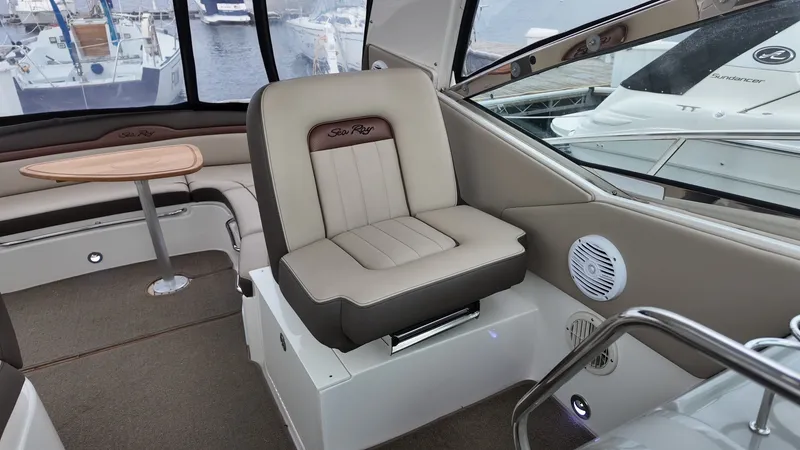 Slide: The Image of Sea Ray 370 SUNDANCER 2016 - 16