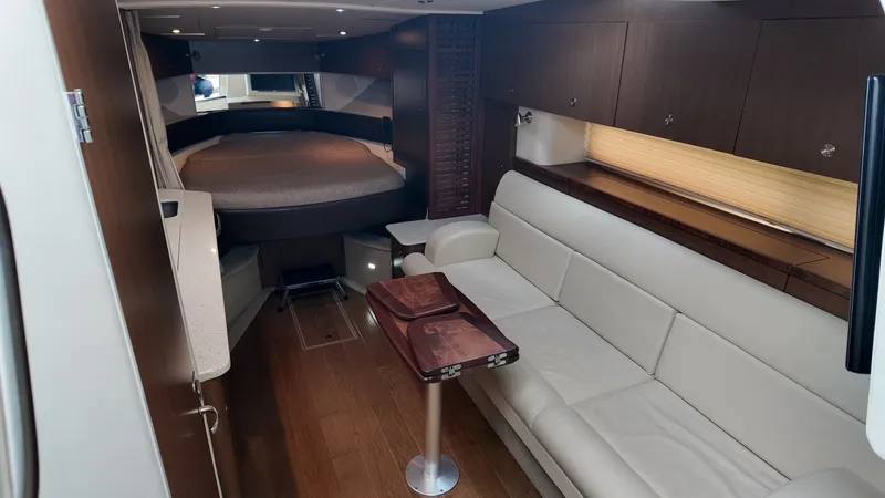 Slide: The Image of Sea Ray 370 SUNDANCER 2016 - 21