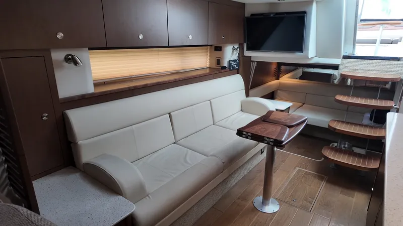 Slide: The Image of Sea Ray 370 SUNDANCER 2016 - 25