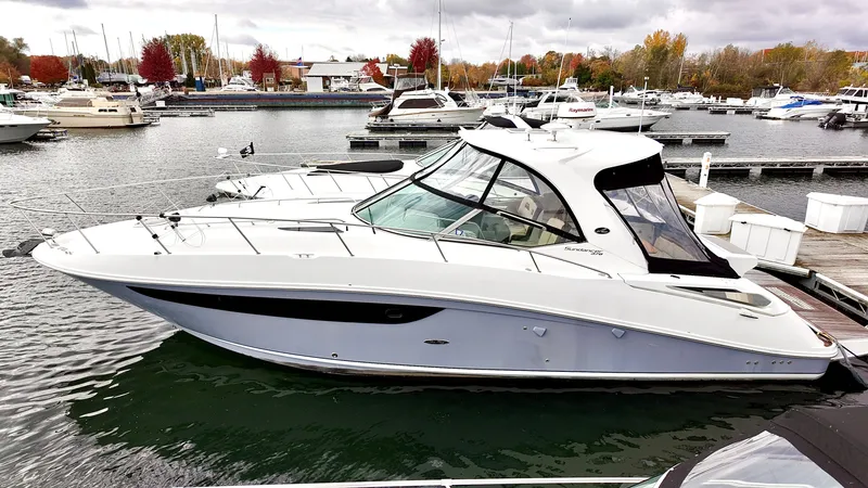 Slide: The Image of Sea Ray 370 SUNDANCER 2016 - 3