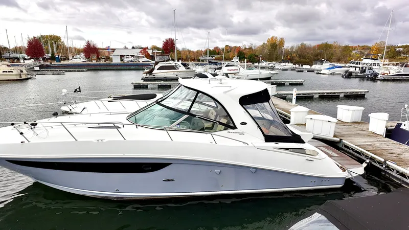 Slide: The Image of Sea Ray 370 SUNDANCER 2016 - 4