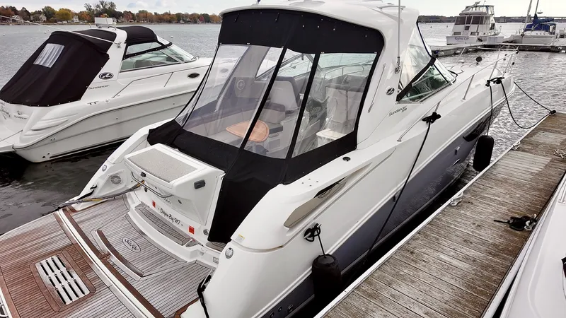 Slide: The Image of Sea Ray 370 SUNDANCER 2016 - 8