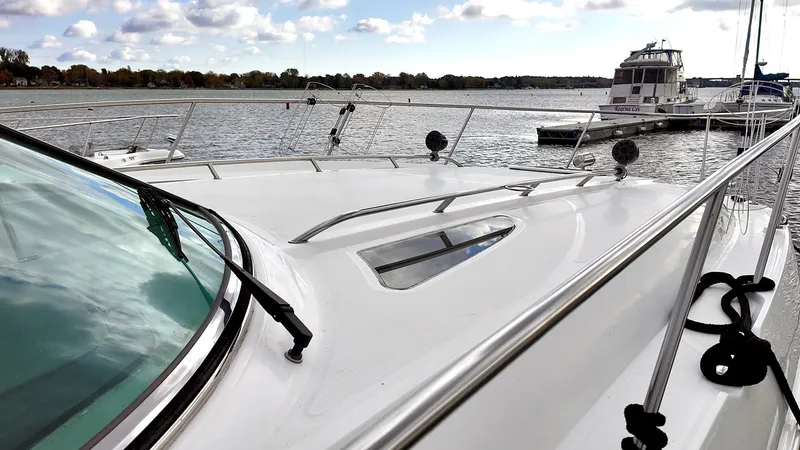 Slide: The Image of Sea Ray 370 SUNDANCER 2016 - 9