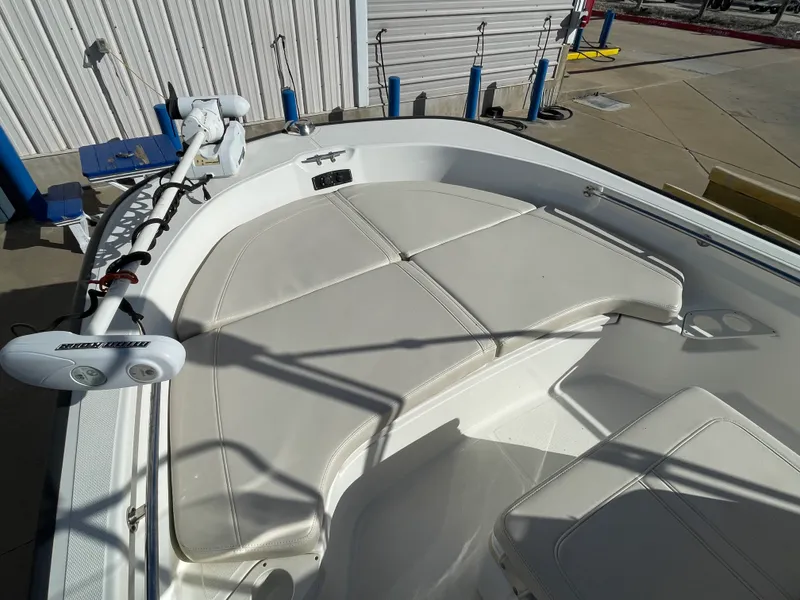 Slide: The Image of Boston Whaler 190 MONTAUK 2019 - 16