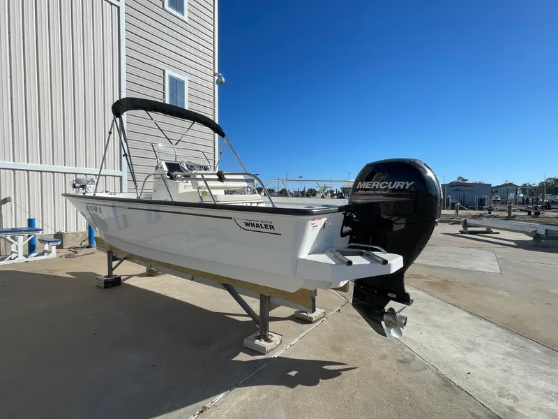 Slide: The Image of Boston Whaler 190 MONTAUK 2019 - 4