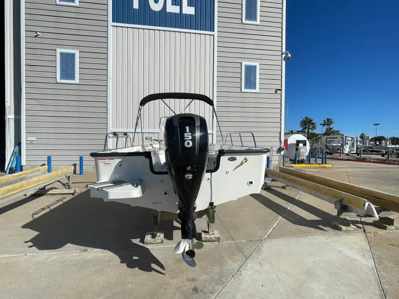 Slide: The Image of Boston Whaler 190 MONTAUK 2019 - 6