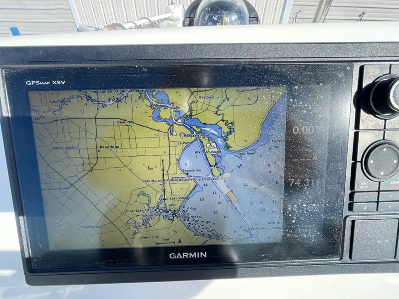 Slide: The Image of Boston Whaler 190 MONTAUK 2019 - 8