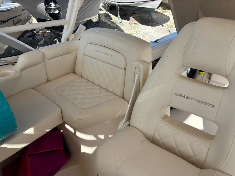 Slide: The Image of Grady-White 330 EXPRESS 2023 - 15