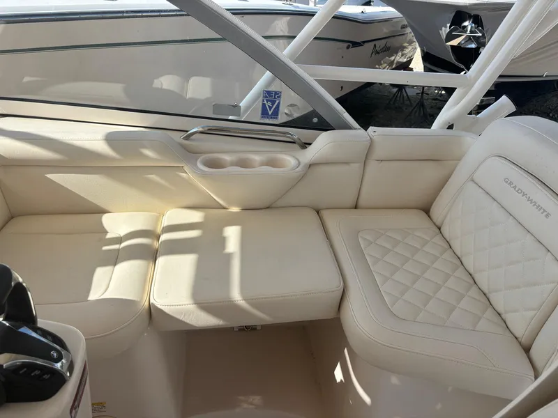 Slide: The Image of Grady-White 330 EXPRESS 2023 - 16